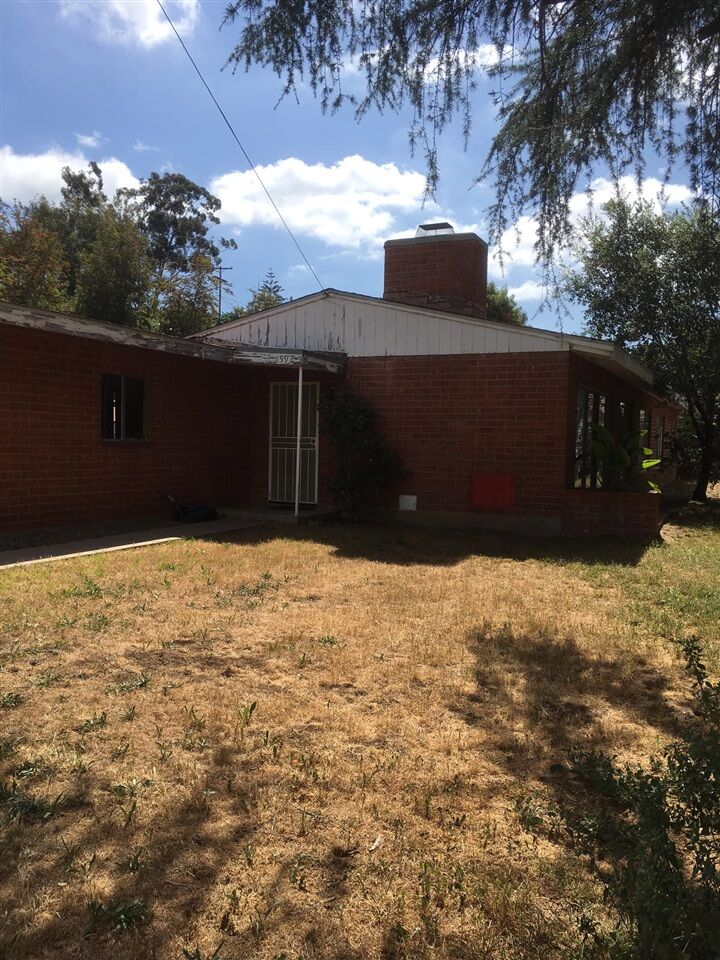 Property Photo:  1592 Via Paloma  CA 92026 