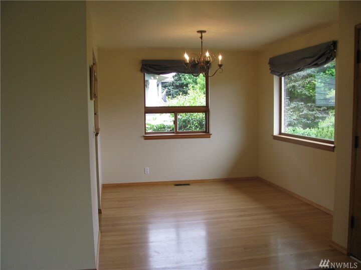 Property Photo: 5431 46 Avenue SW WA 98136