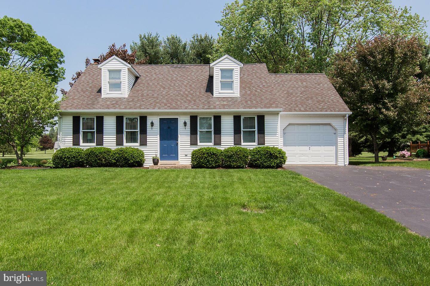 Property Photo:  924 Indian Springs Drive  PA 17601 