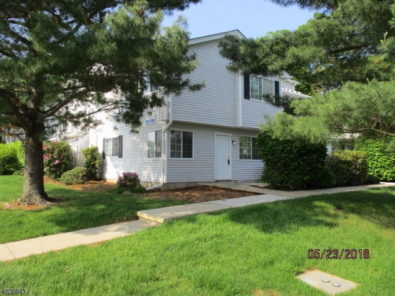 Property Photo:  55 Cheswich Ct  NJ 07921 