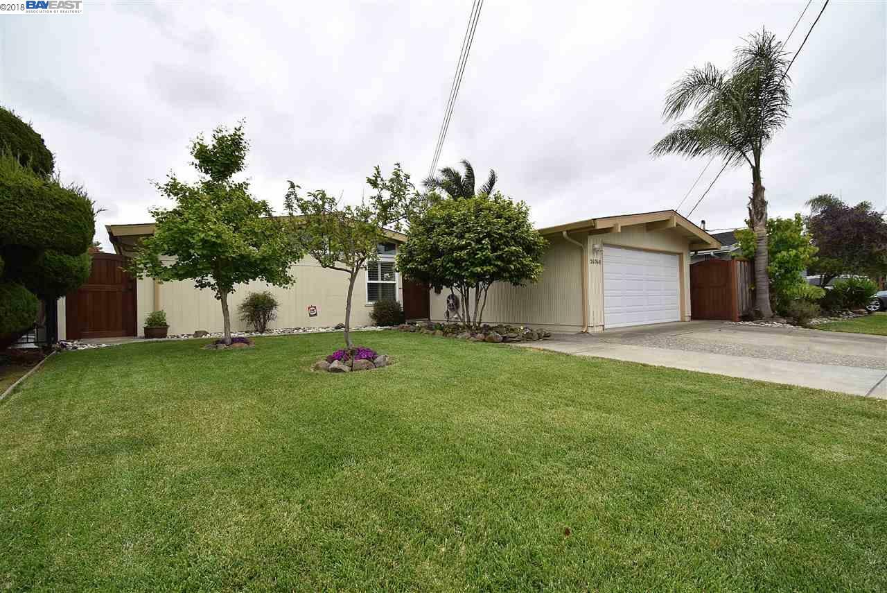 Property Photo:  26768 Contessa St  CA 94545 