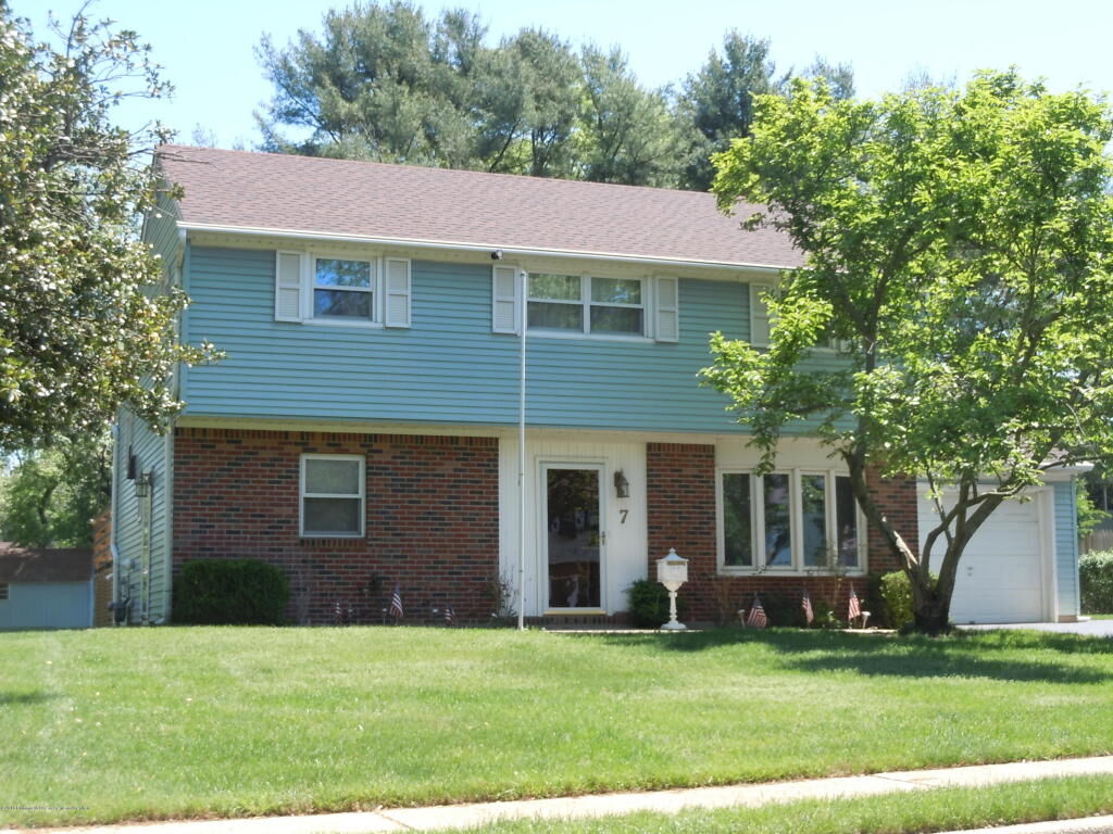 Property Photo:  7 Peachtree Road  NJ 07755 