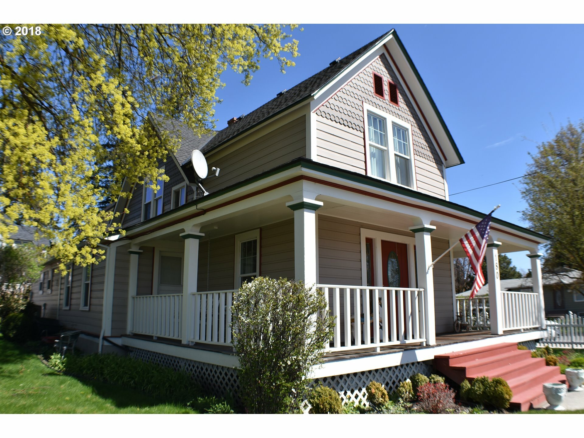 Property Photo: 180 NE Third OR 97021