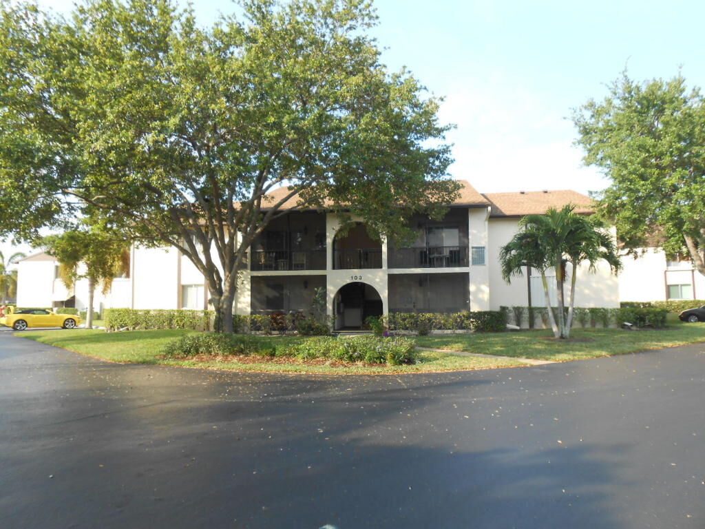 Property Photo: 103 Lake Pine Circle D-2 FL 33463