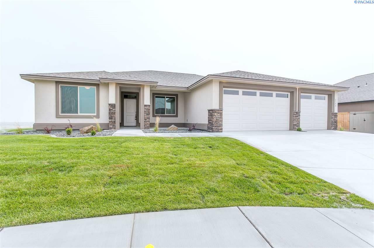 Property Photo:  3122 Redhawk Dr  WA 99354 