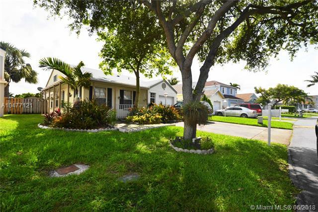 Property Photo: 10138 SW 223rd Ter FL 33190