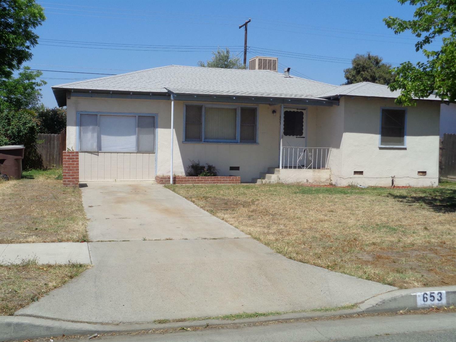 653 S Larkin Street  Tulare CA 93274 photo