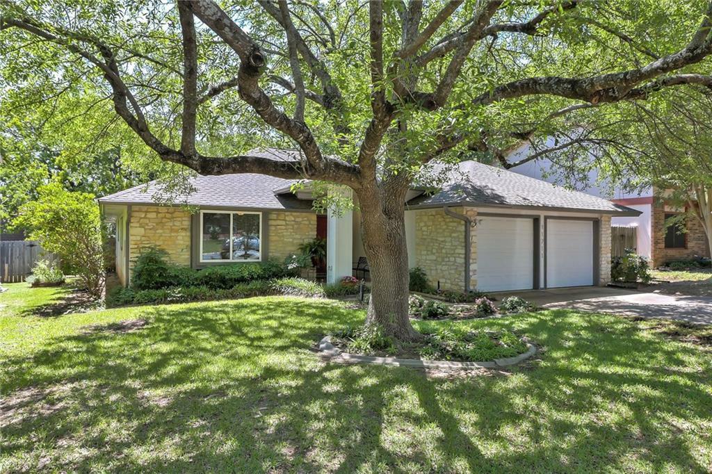 Property Photo:  11711 Tanglebriar Trail  TX 78750 