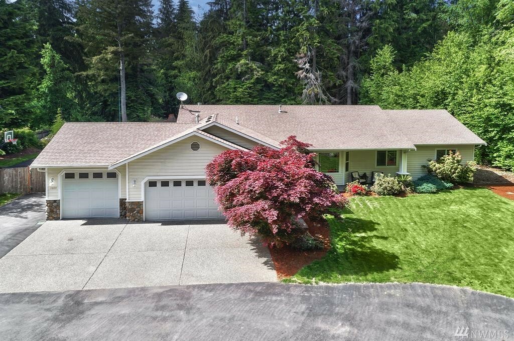 Property Photo: 11033 94th St NE WA 98258