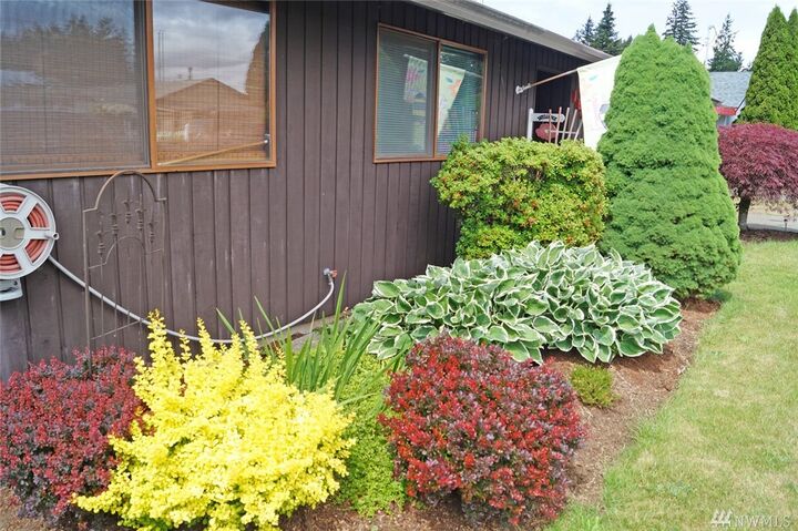 Property Photo: 1627 Monroe St WA 98584