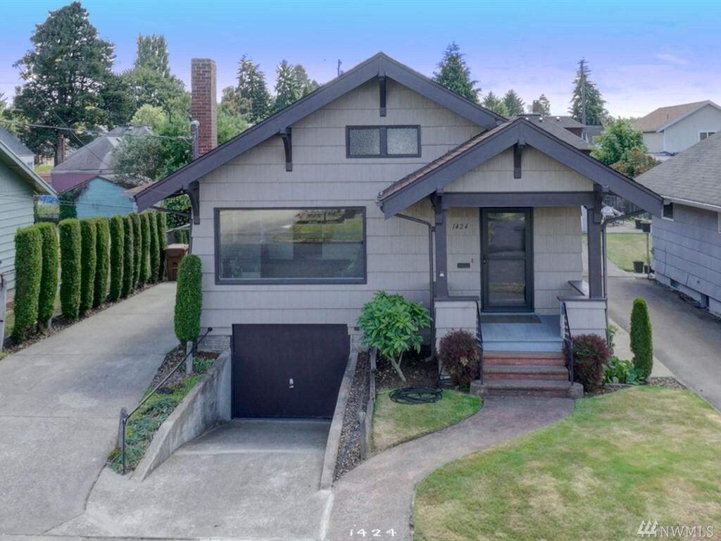 Property Photo:  1424 S 55th St  WA 98408 