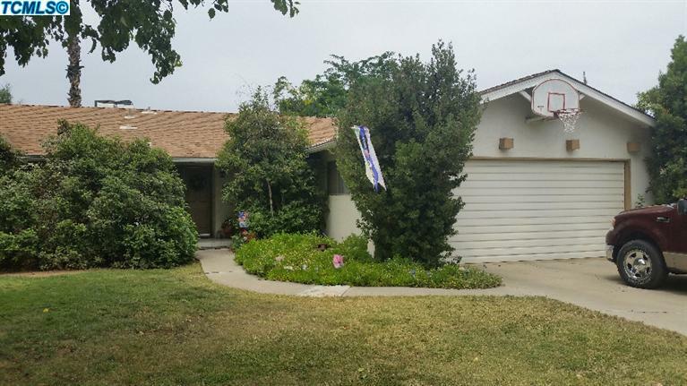 Property Photo:  1005 Homassel Avenue  CA 93247 