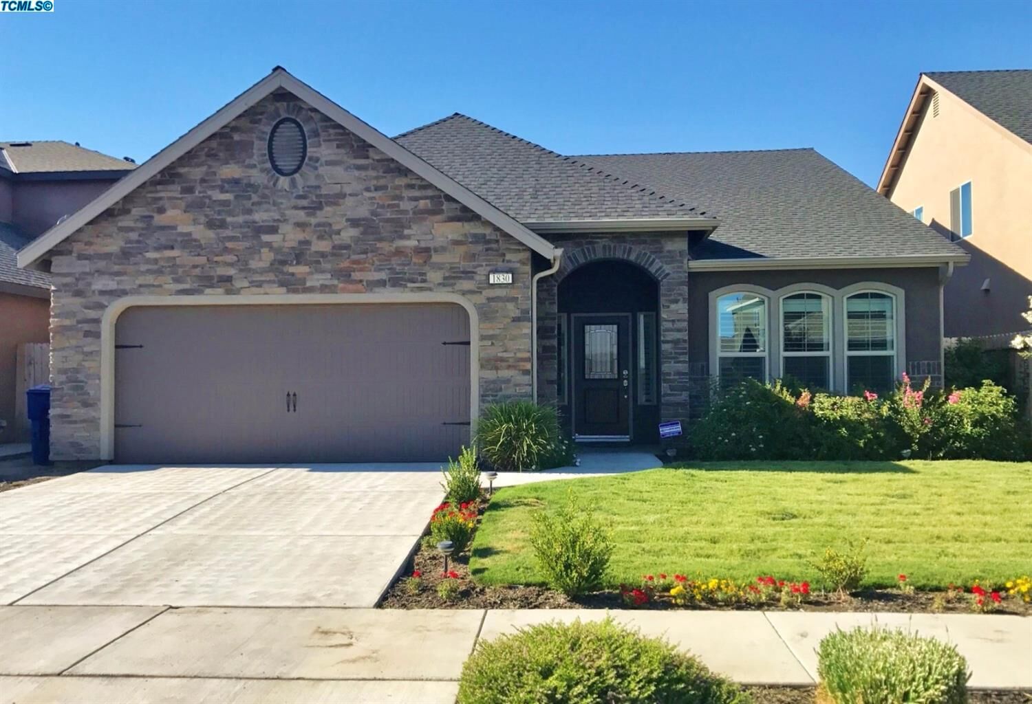 Property Photo:  1830 W Humboldt Drive  CA 93230 