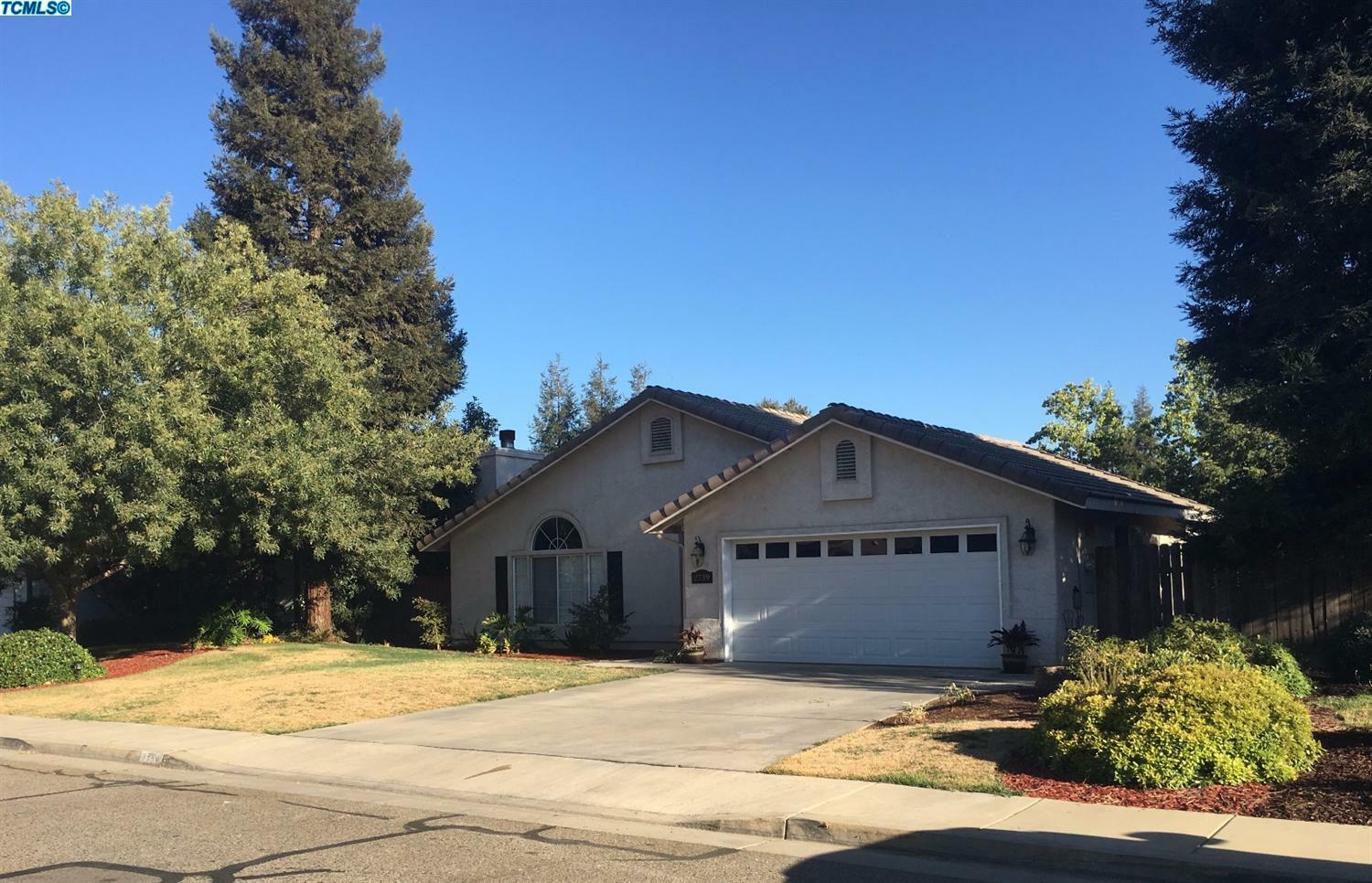 Property Photo:  2739 W Vine Court  CA 93291 