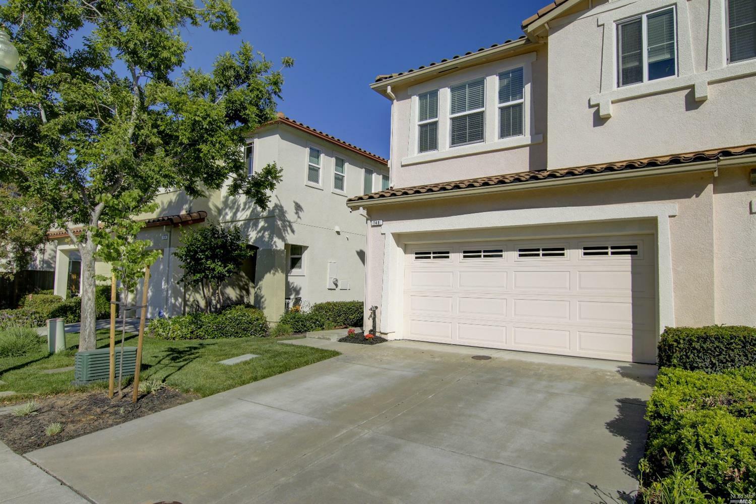 Property Photo: 748 Portofino Court CA 95687