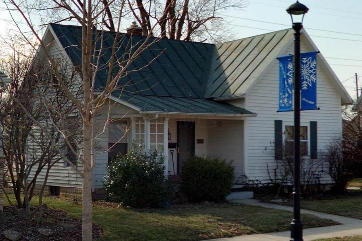 Property Photo:  5241 Norwich Street  OH 43026 