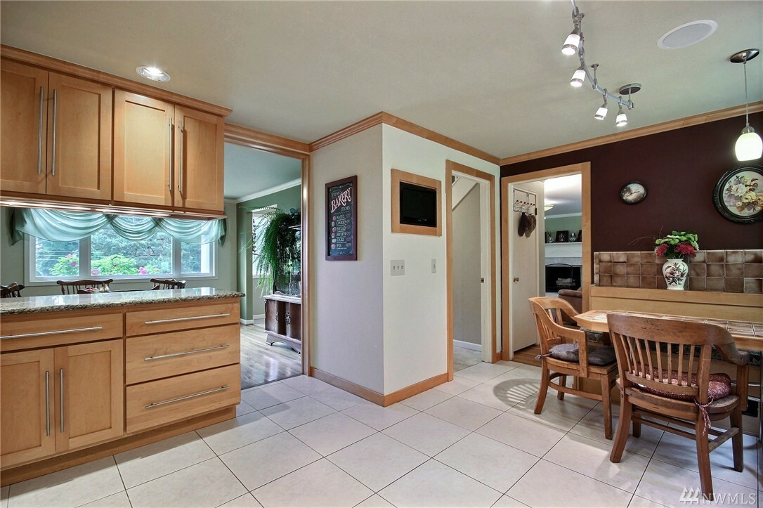 Property Photo: 5658 126th Ave SE WA 98006