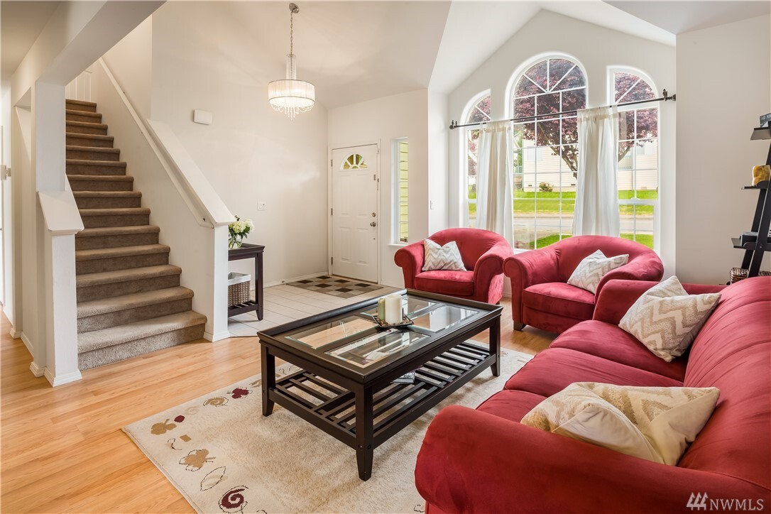 Property Photo:  3419 Main Ave S  WA 98055 