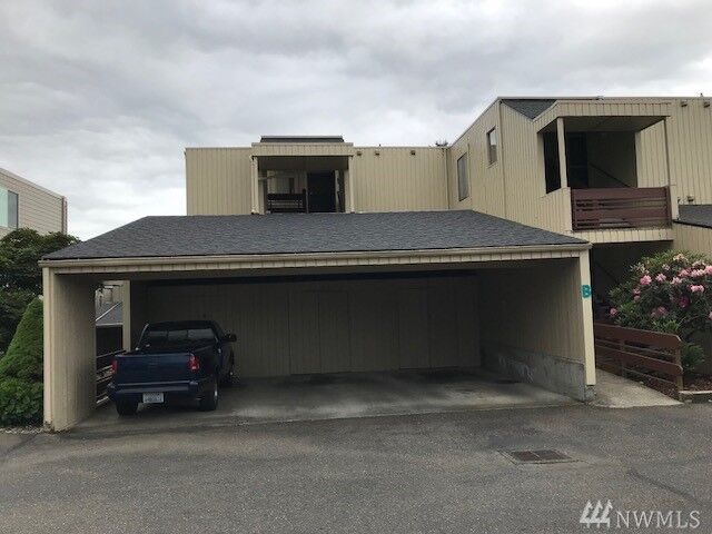 Property Photo: 525 Lebo Blvd B2 WA 98310