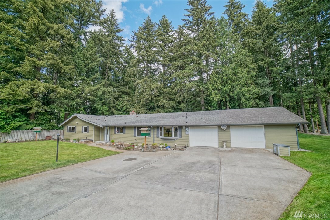 Property Photo: 14623 107th Avenue Ct E WA 98374