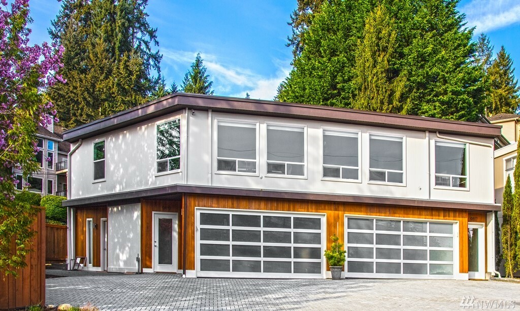 Property Photo:  9819 SE Shoreland Dr  WA 98004 