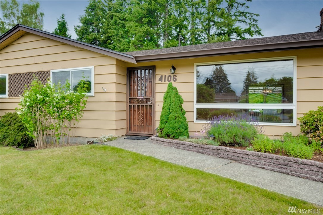 Property Photo:  4106 Westview Dr NE  WA 98310 