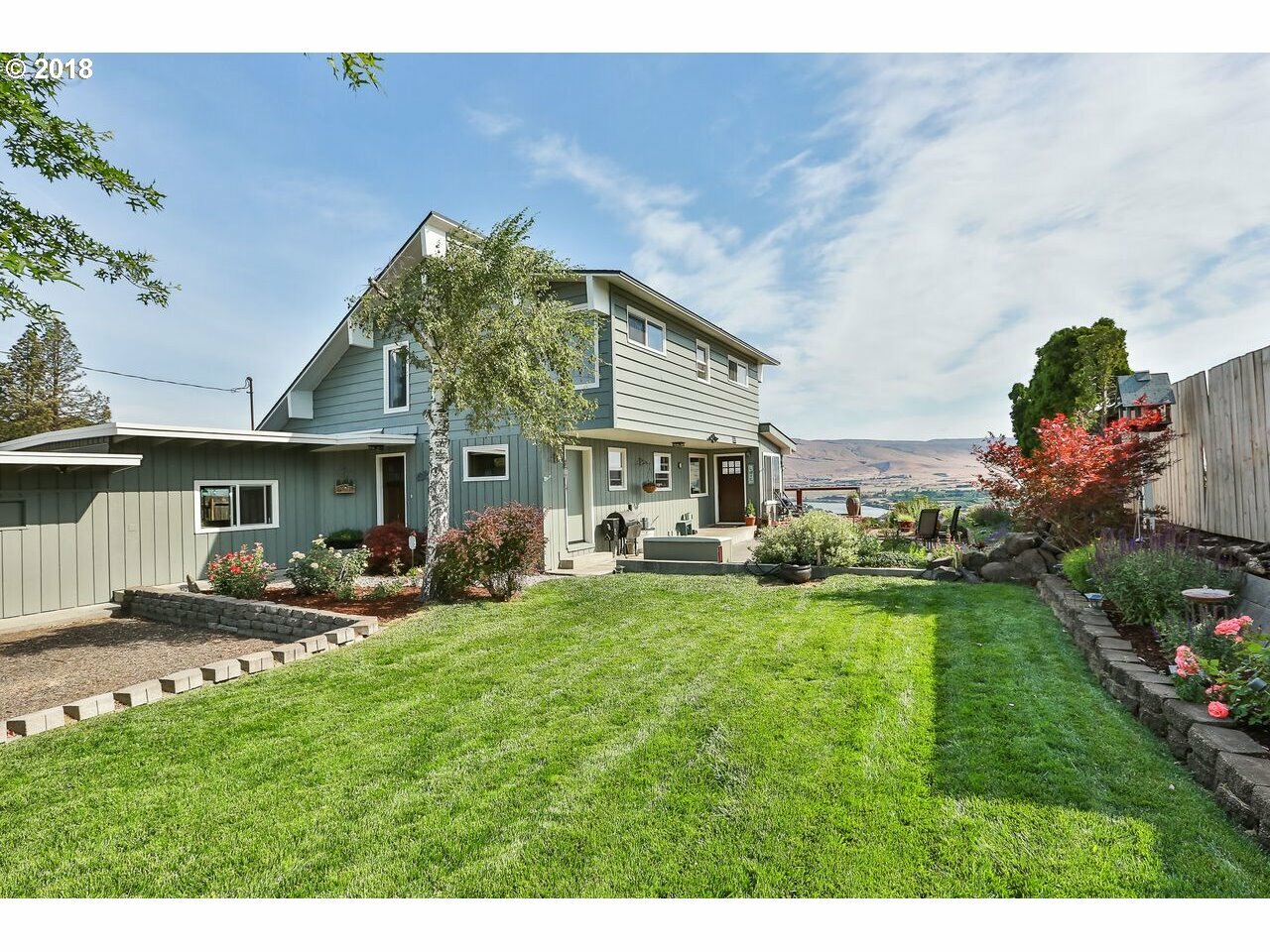 Property Photo: 1325 Hermits Way OR 97058