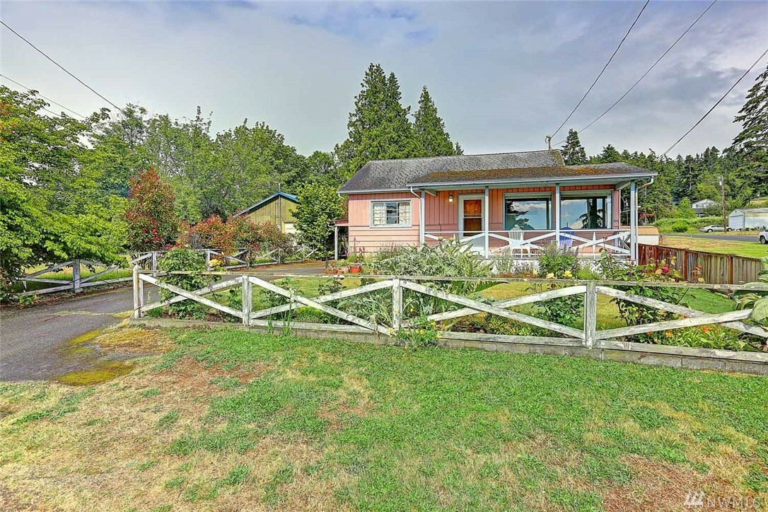 Property Photo:  112 North Sunset  WA 98282 