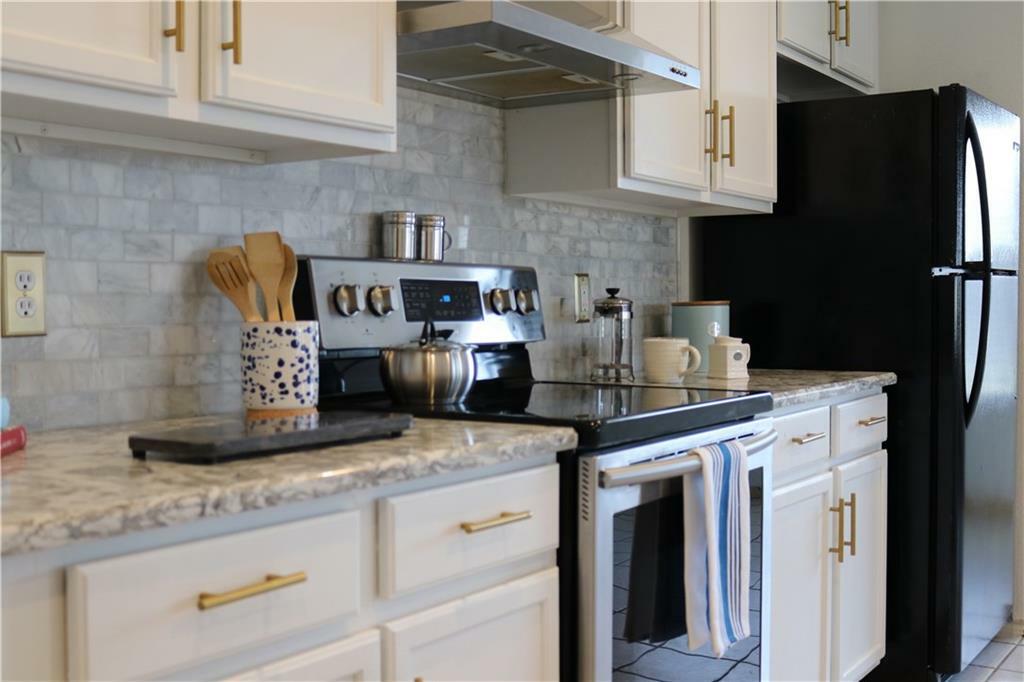 Property Photo: 112 Parkland Drive TX 78612