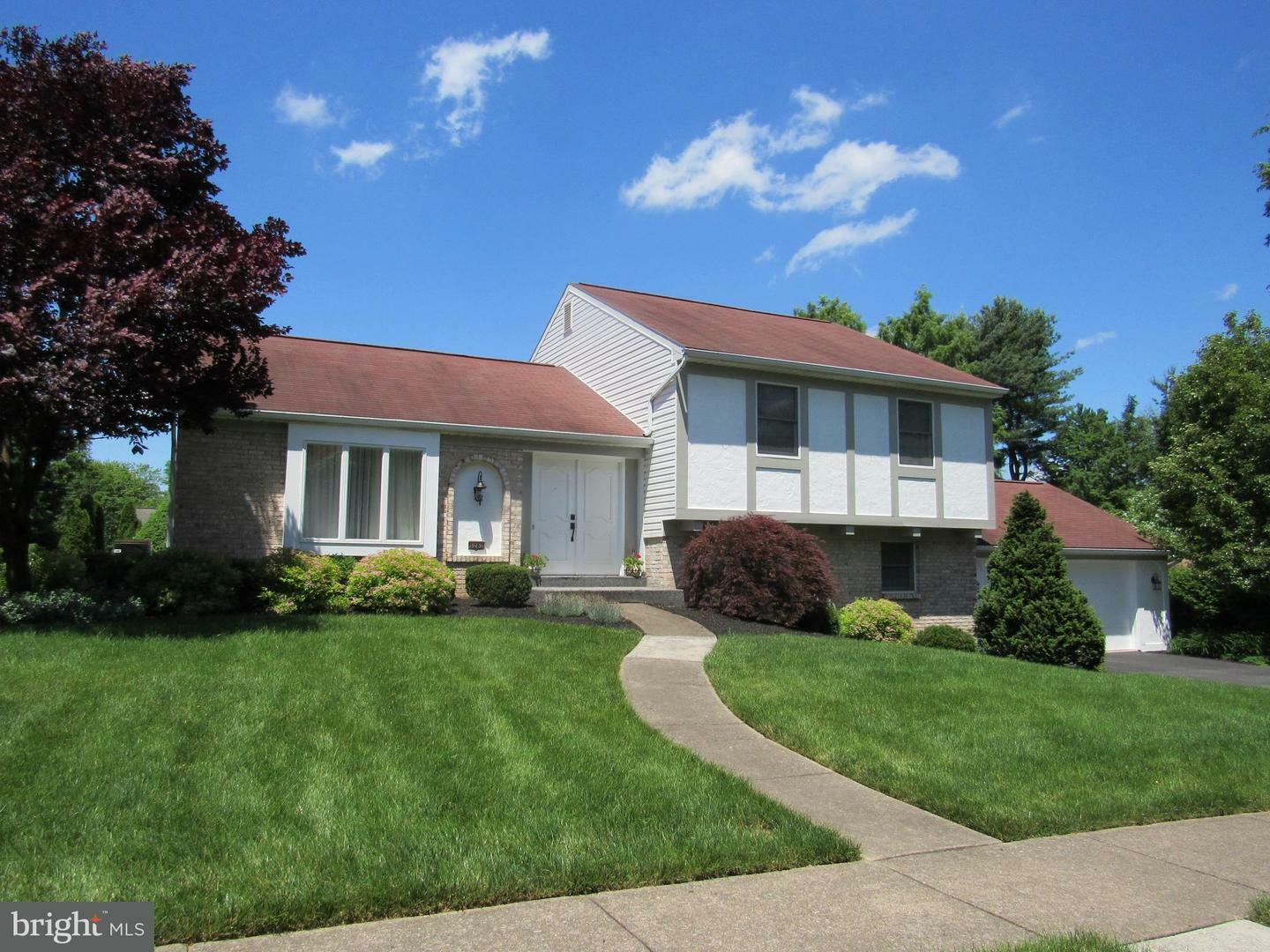 Property Photo:  5282 Strathmore Drive  PA 17050 