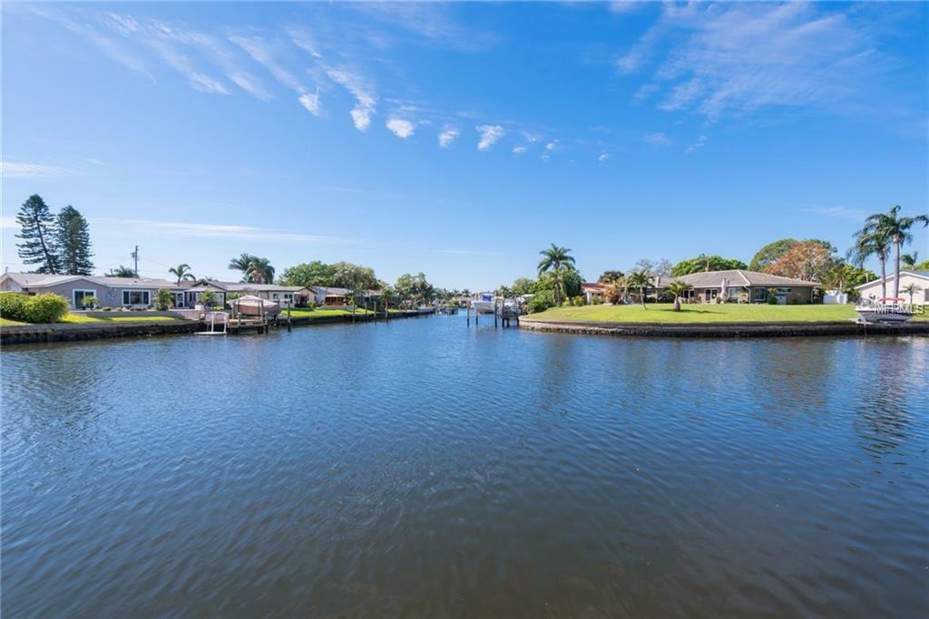 Property Photo: 1482 51st Avenue NE FL 33703