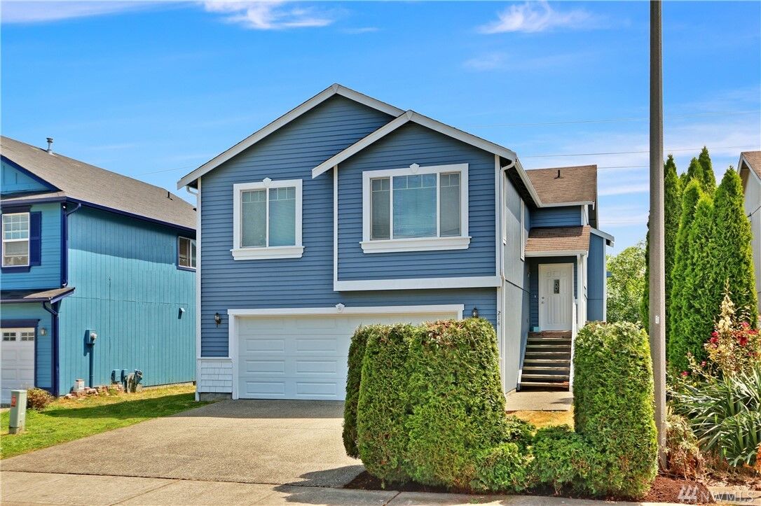 Property Photo:  214 Junction Blvd  WA 98001 