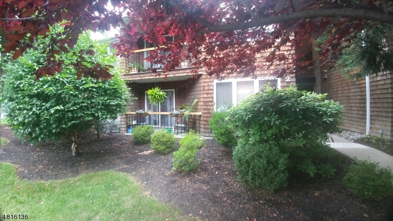 Property Photo:  2 Tulip Cres Unit 1A  NJ 07424 