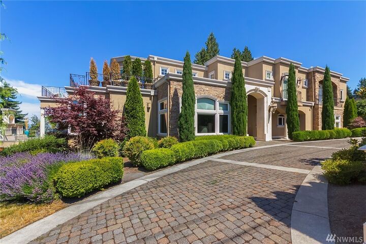 8918 NE 24th St  Clyde Hill WA 98004 photo