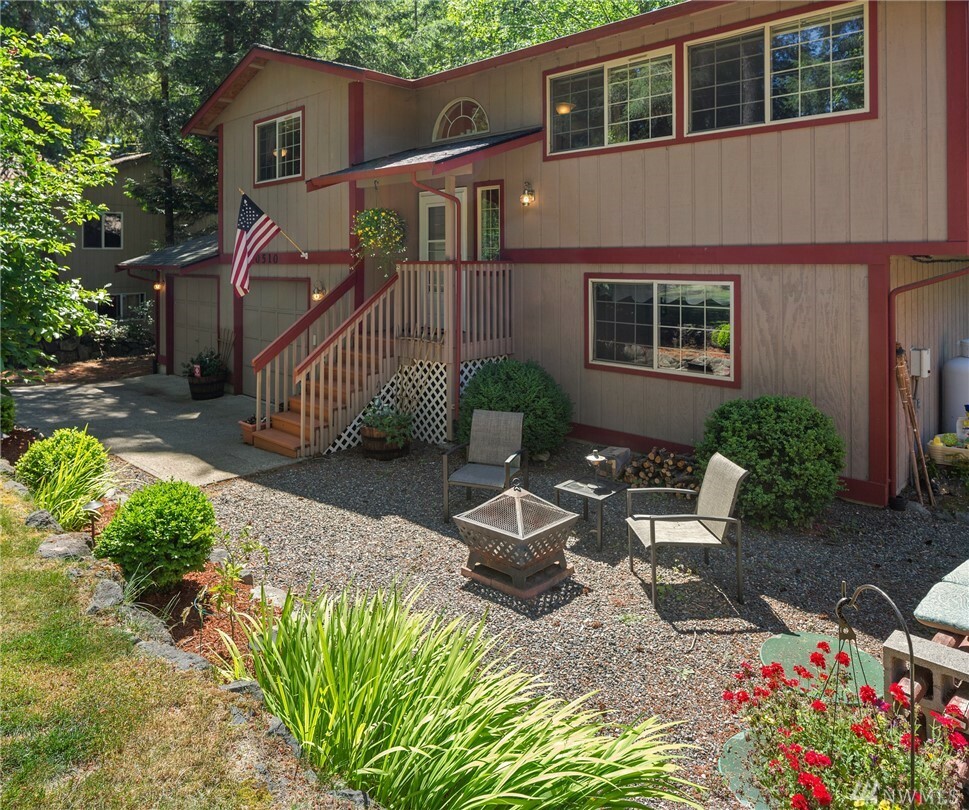 Property Photo:  10510 Minterwood Dr NW  WA 98329 