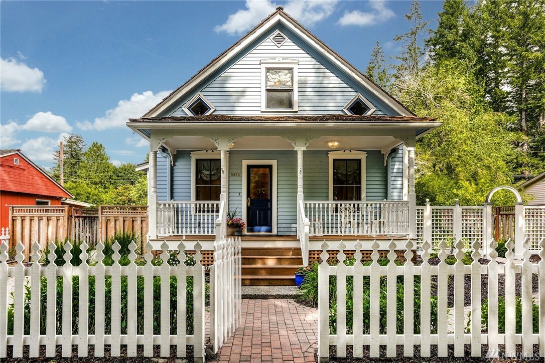 Property Photo: 8425 309th Place SE WA 98027
