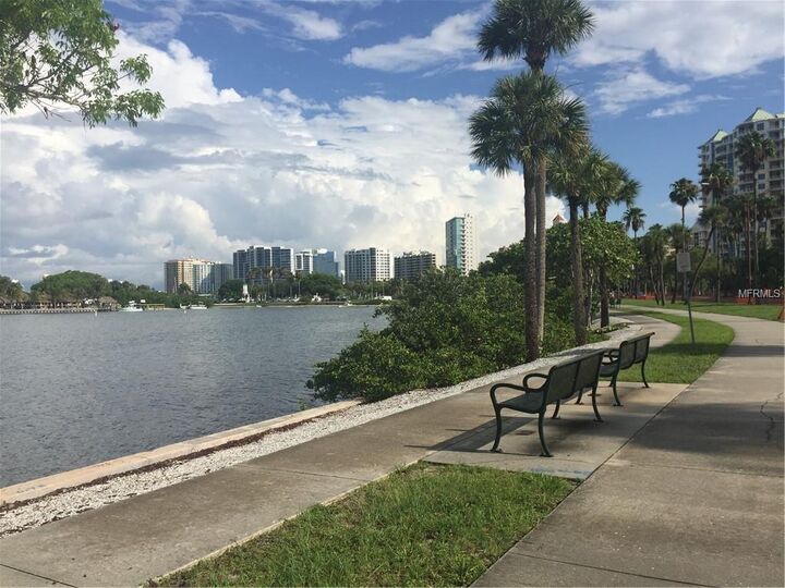 Property Photo:  707 S Gulfstream Avenue 208  FL 34236 