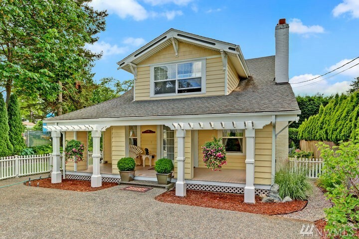 Property Photo:  15821 12th Place SW  WA 98166 