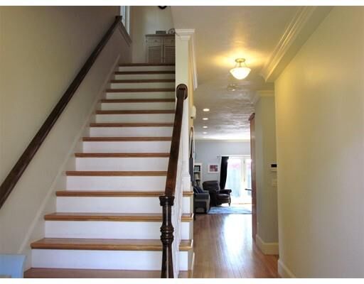 Property Photo: 20 Maple Ct 20 MA 02492