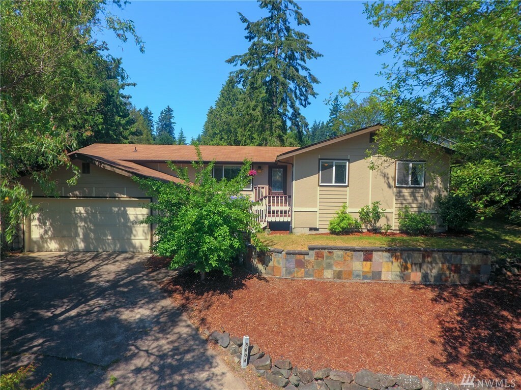 Property Photo:  3004 Parkington Place SE  WA 98366 