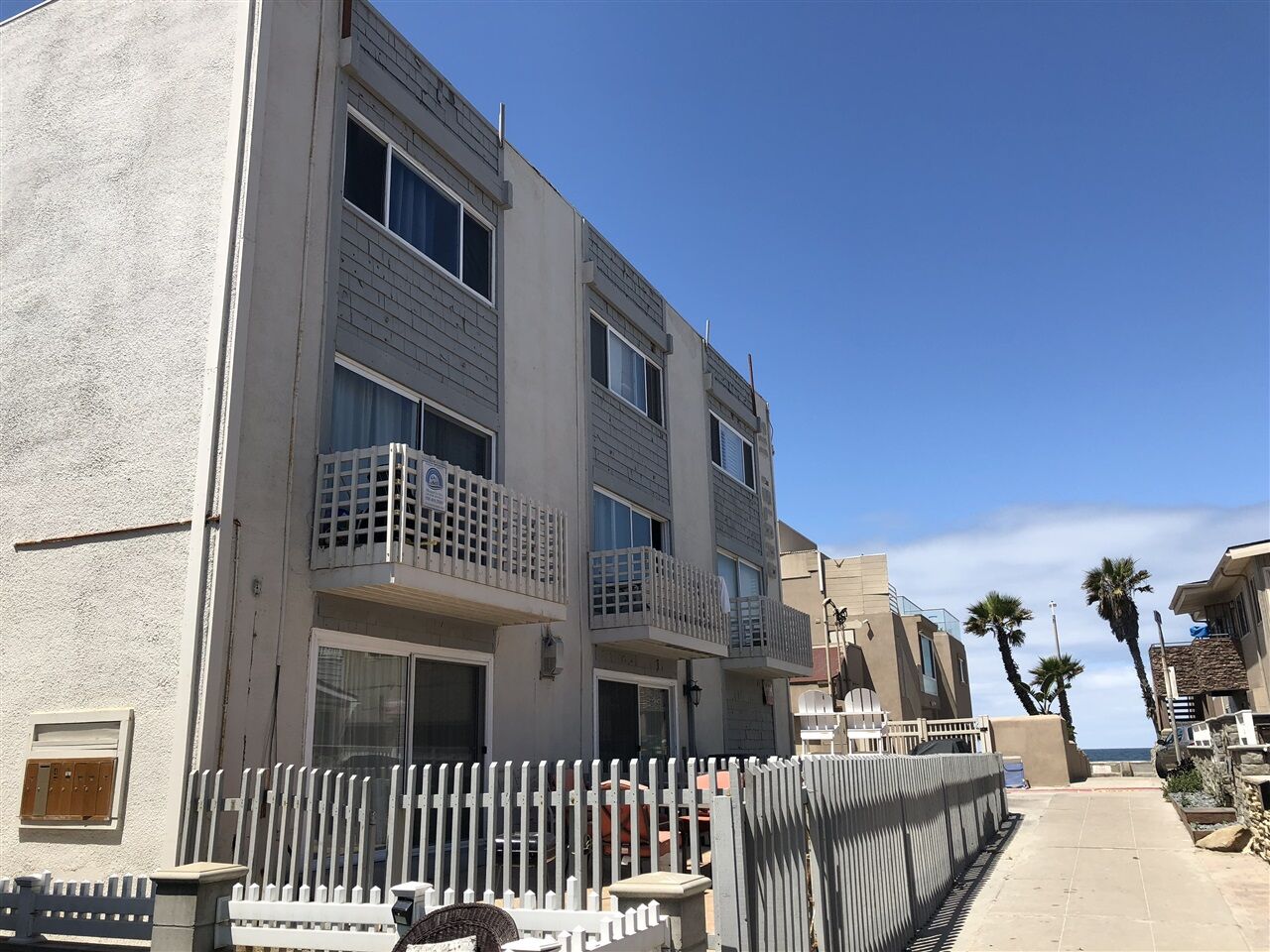 Property Photo: 711 Island Ct 4 CA 92109