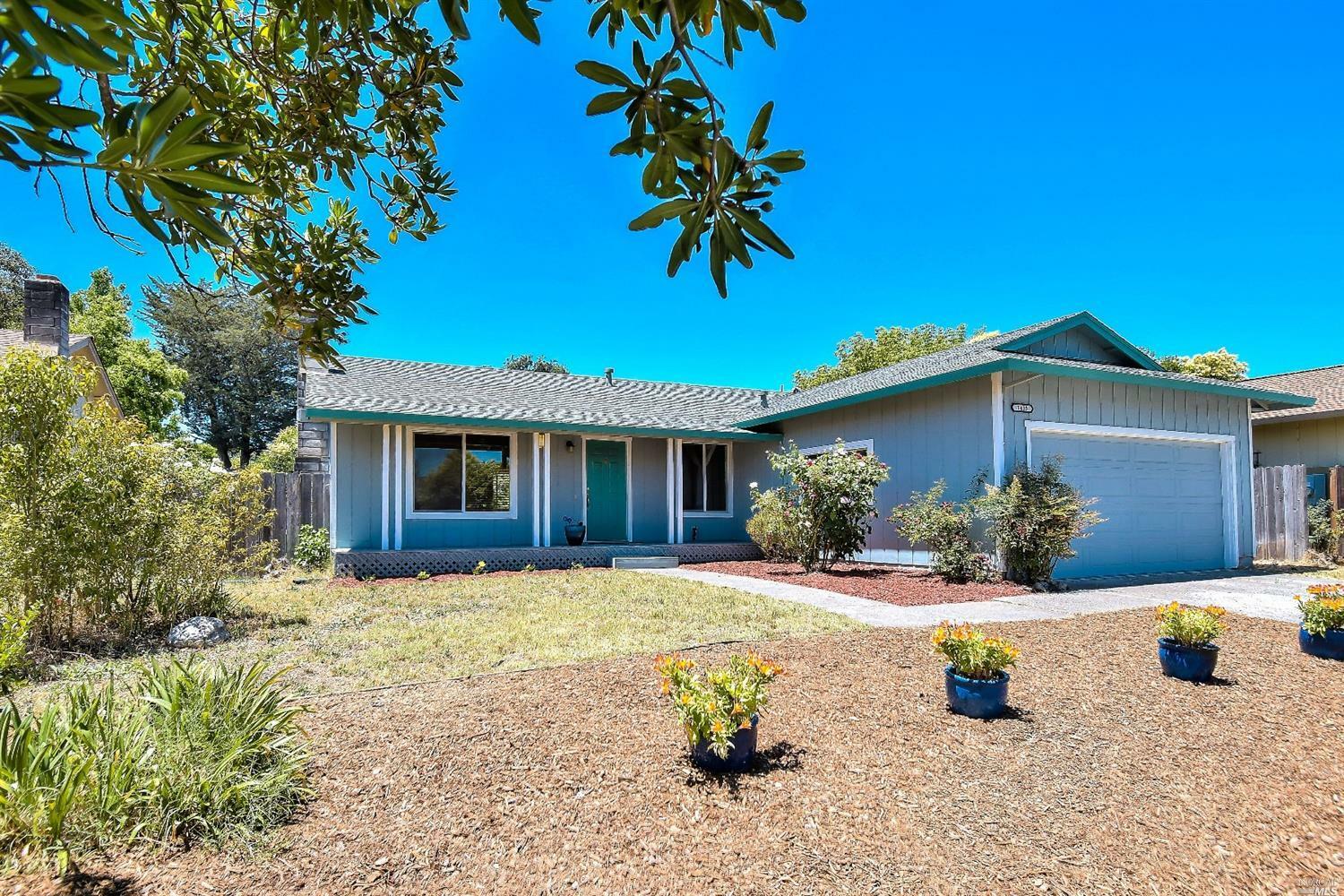 Property Photo:  1435 Hogrefe Way  CA 95407 