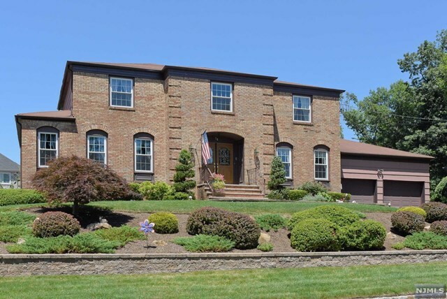 Property Photo:  56 Warren Road  NJ 07052 