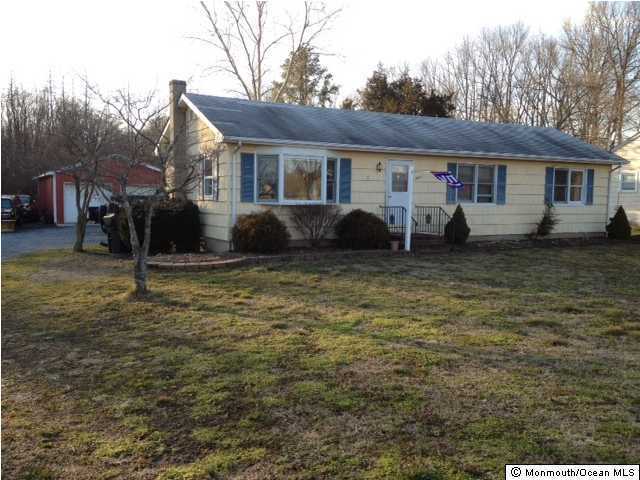 Property Photo:  15 Applegate Lane  NJ 08533 