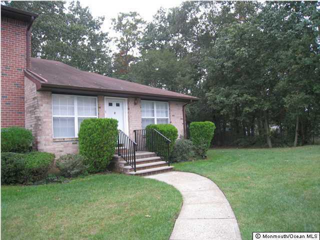 Property Photo:  15 Kitty Court  NJ 08724 