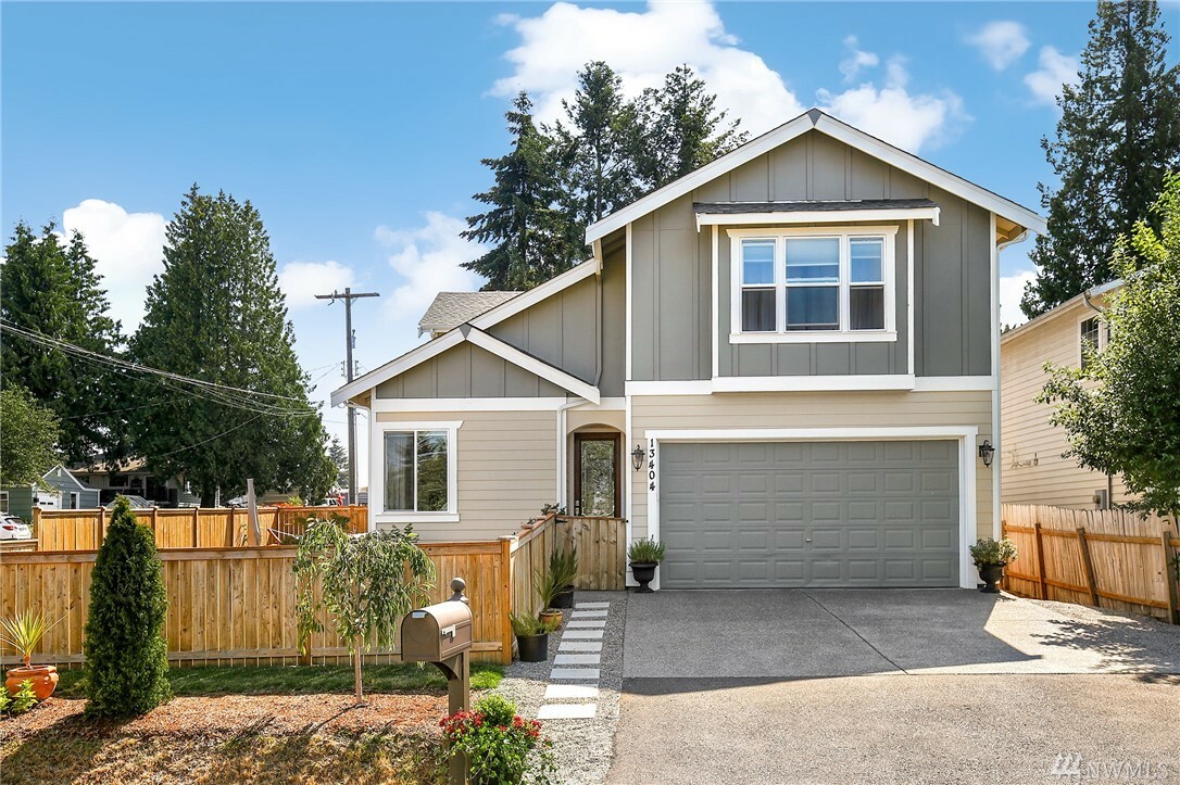 Property Photo: 13404 6th Ave SW WA 98146
