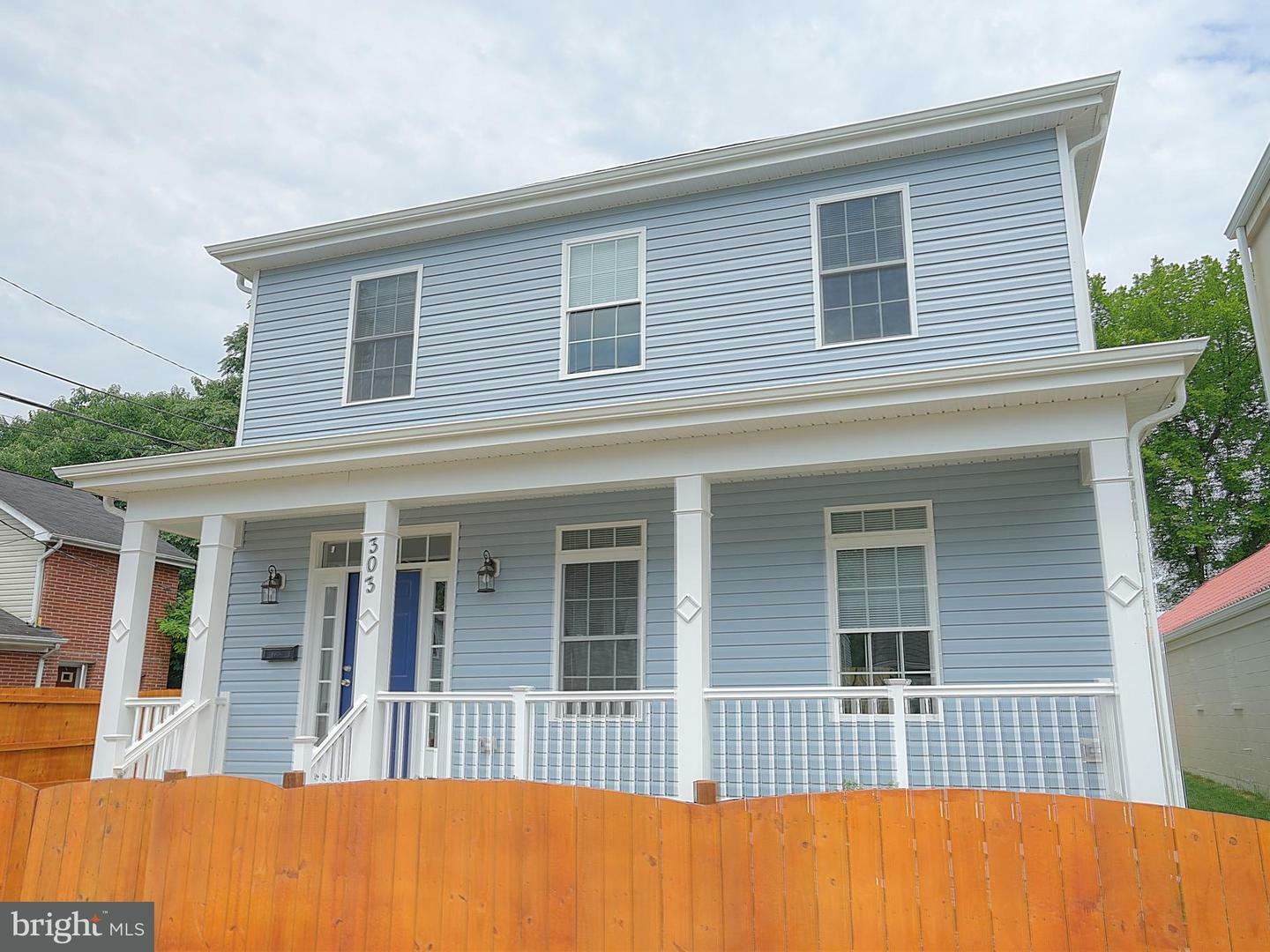 Property Photo:  303 Canal Street  VA 22401 