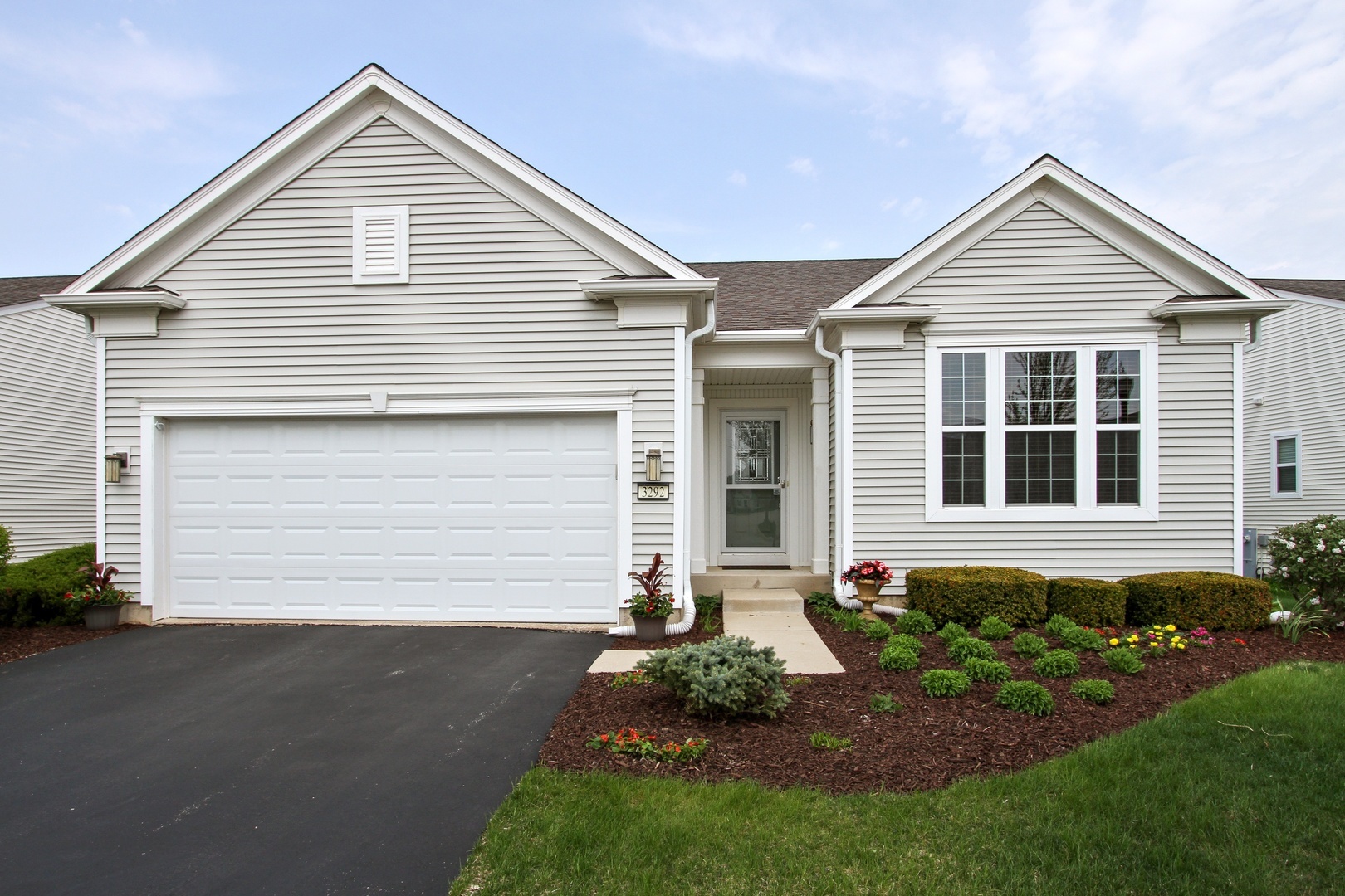 Property Photo:  3292 Ravinia Circle  IL 60060 