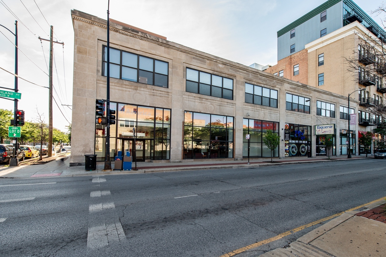 Property Photo: 100 Ashland Avenue 205 IL 60607