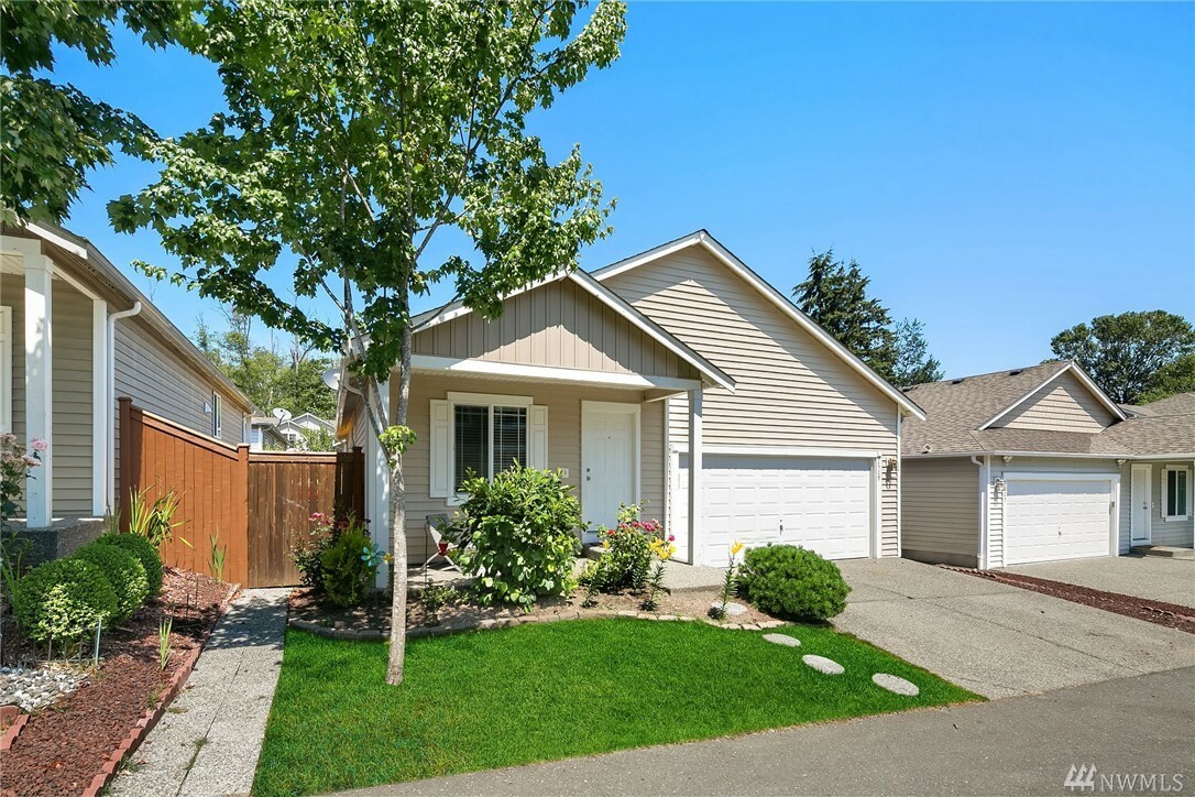 Property Photo:  2509 156th Place SW  WA 98087 